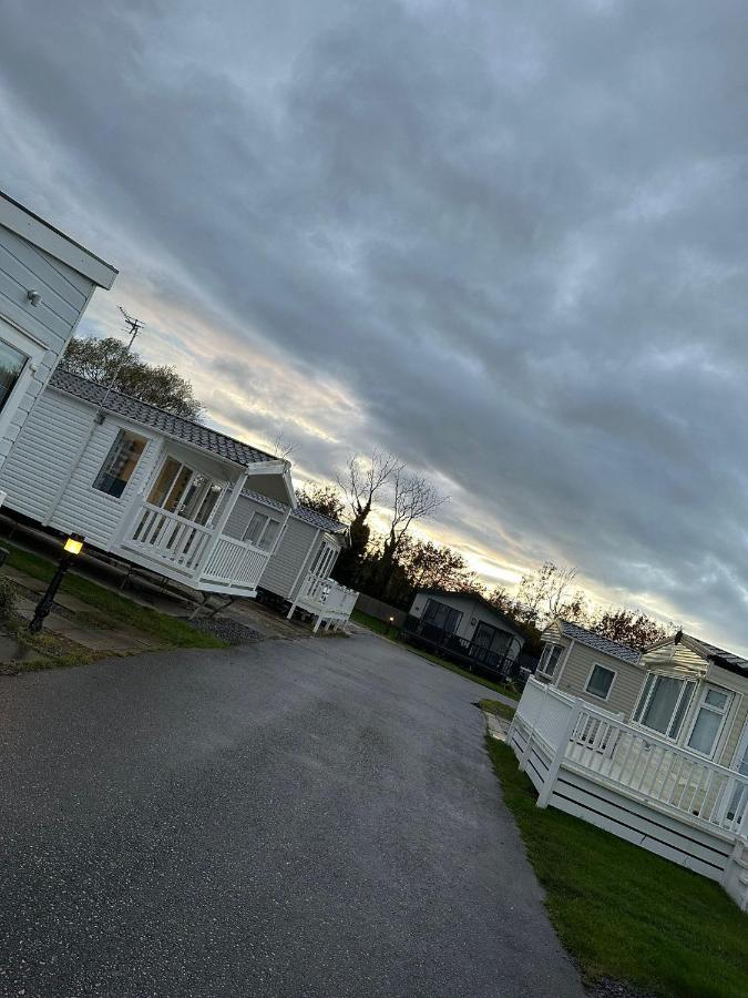 Villa Luxurious 6 Berth Swift Bordeaux On Lyons Robin Hood Rhyl Meliden Exterior foto
