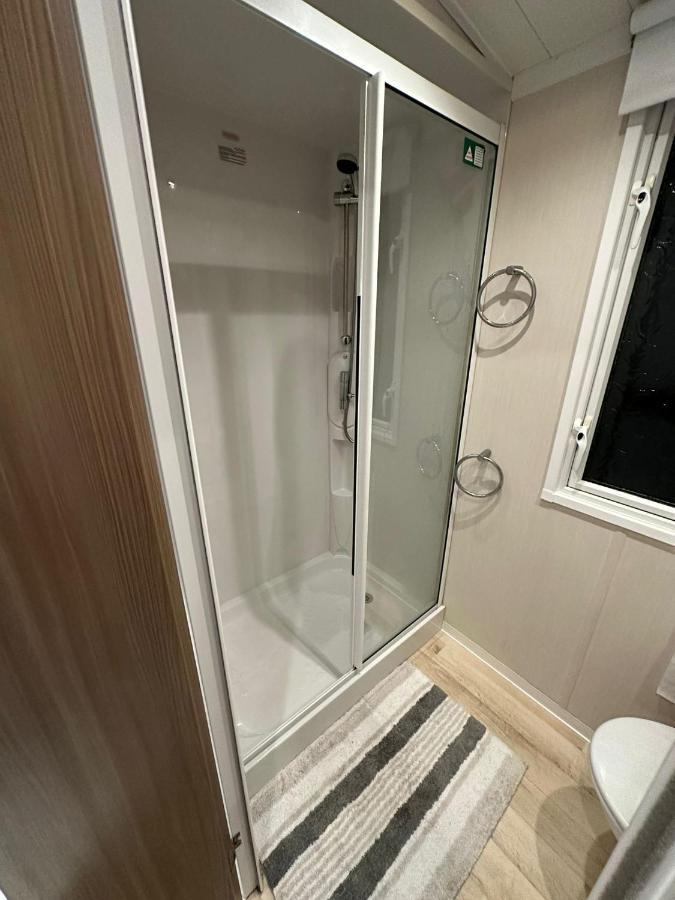 Villa Luxurious 6 Berth Swift Bordeaux On Lyons Robin Hood Rhyl Meliden Exterior foto